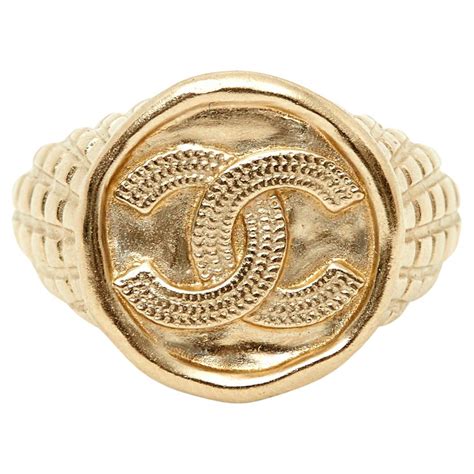 chanel signet ring